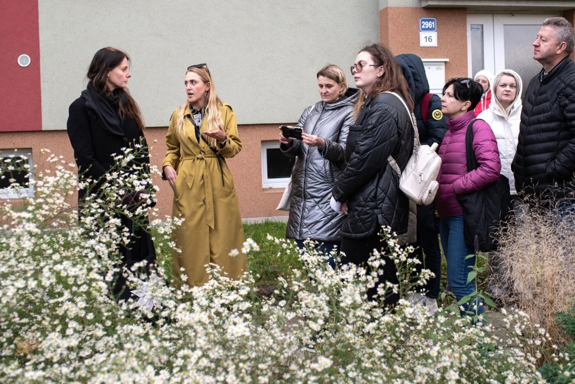 Tereza Kleiner mit Praktikanten aus der Ukraine - von der Stiftung Partnerschaft organisierte Praktika.