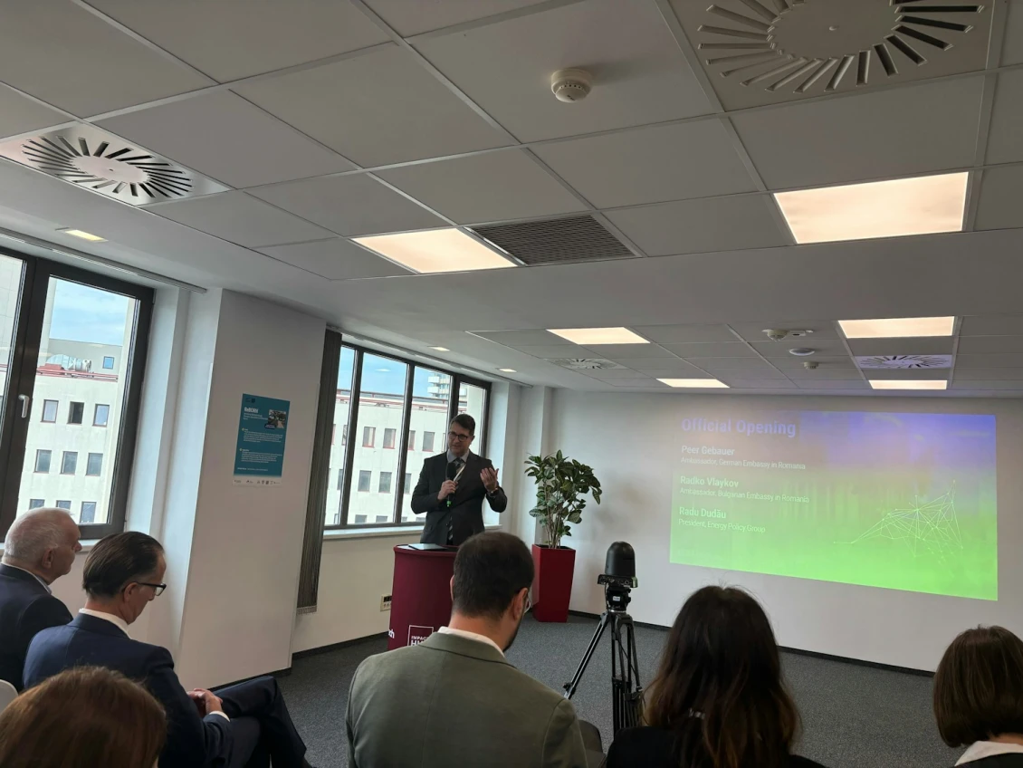 Deschiderea oficială a fost marcată de discursurile ambasadorului Germaniei în România, Peer Gebauer, și ale președintelui Energy Policy Group (EPG), Radu Dudău (foto)